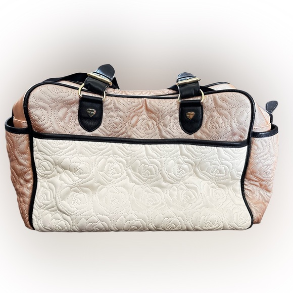 BOGO 𝐵𝑒𝓉𝓈𝑒𝓎 𝒥𝑜𝒽𝓃𝓈𝑜𝓃 𝒲𝑒𝑒𝓀𝑒𝓃𝒹 𝒟𝒾𝒶𝓅𝑒𝓇 𝐵𝒶𝑔 - Picture 2 of 10